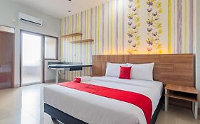 RedDoorz Plus near Taman Budaya Samarinda